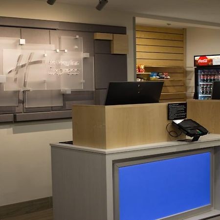 Holiday Inn Express Winfield - Teays Valley Hurricane Exterior photo