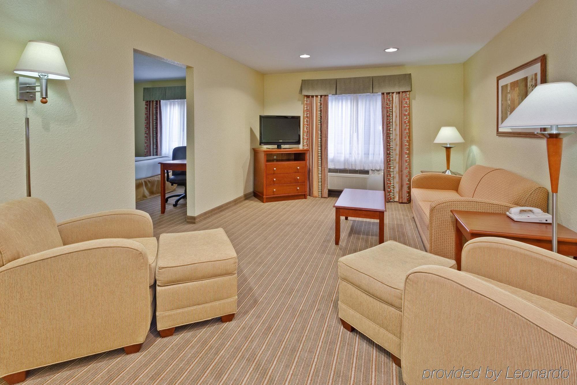 Holiday Inn Express Winfield - Teays Valley Hurricane Room photo