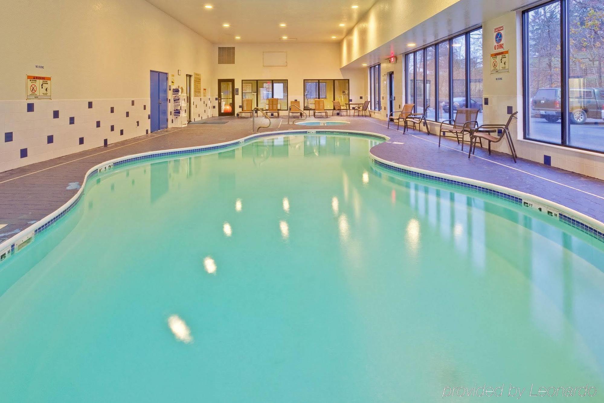 Holiday Inn Express Winfield - Teays Valley Hurricane Facilities photo