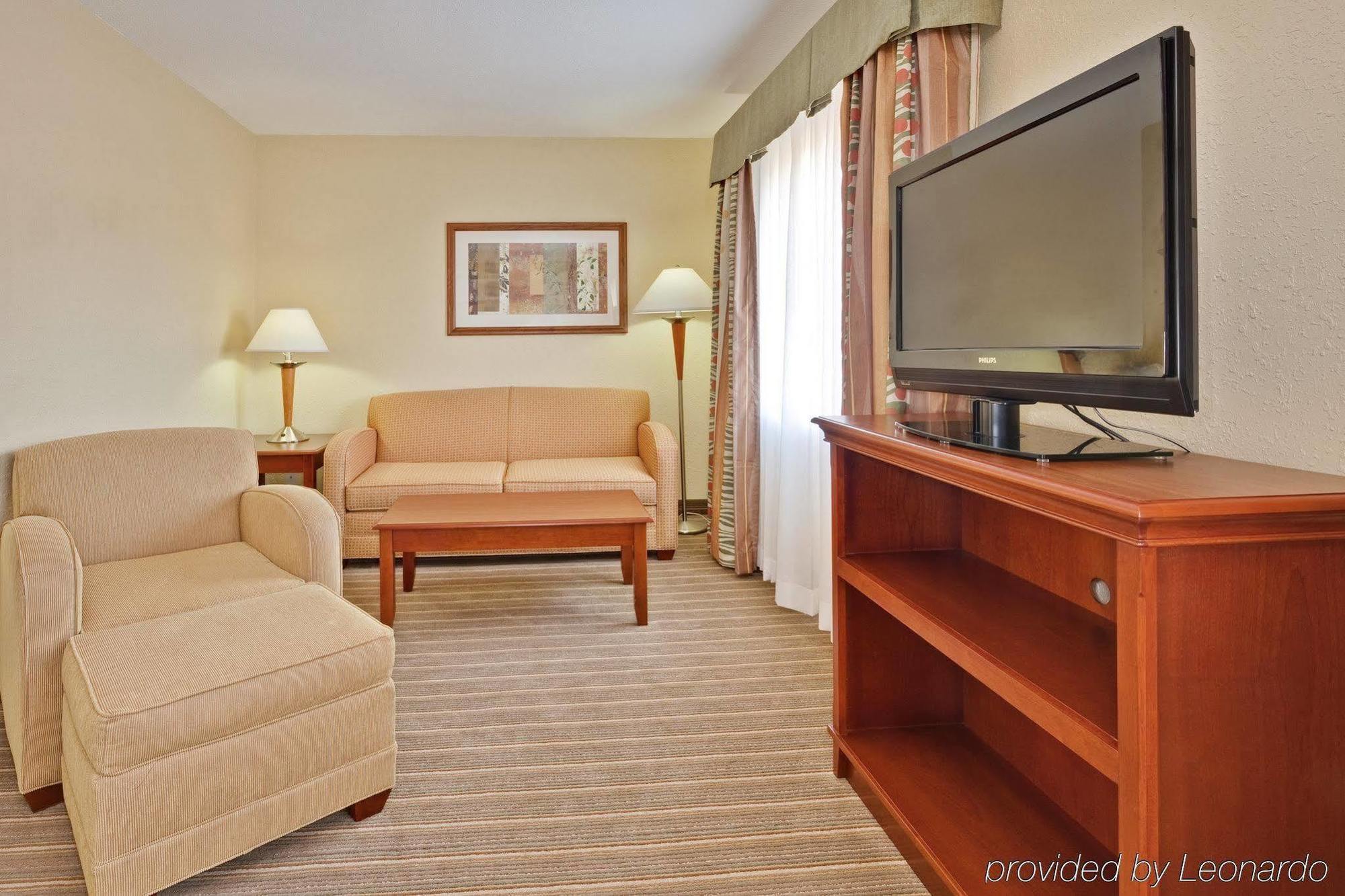 Holiday Inn Express Winfield - Teays Valley Hurricane Room photo